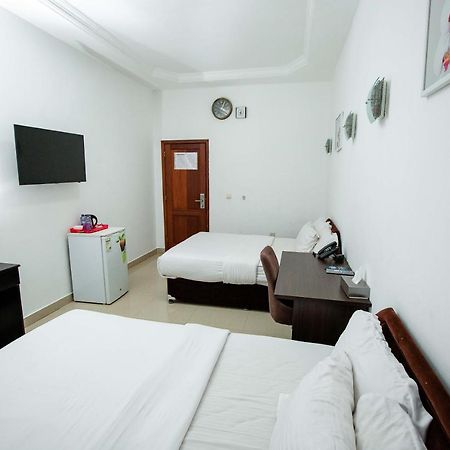Hotel Everest Rd Congo Kinshasa Extérieur photo