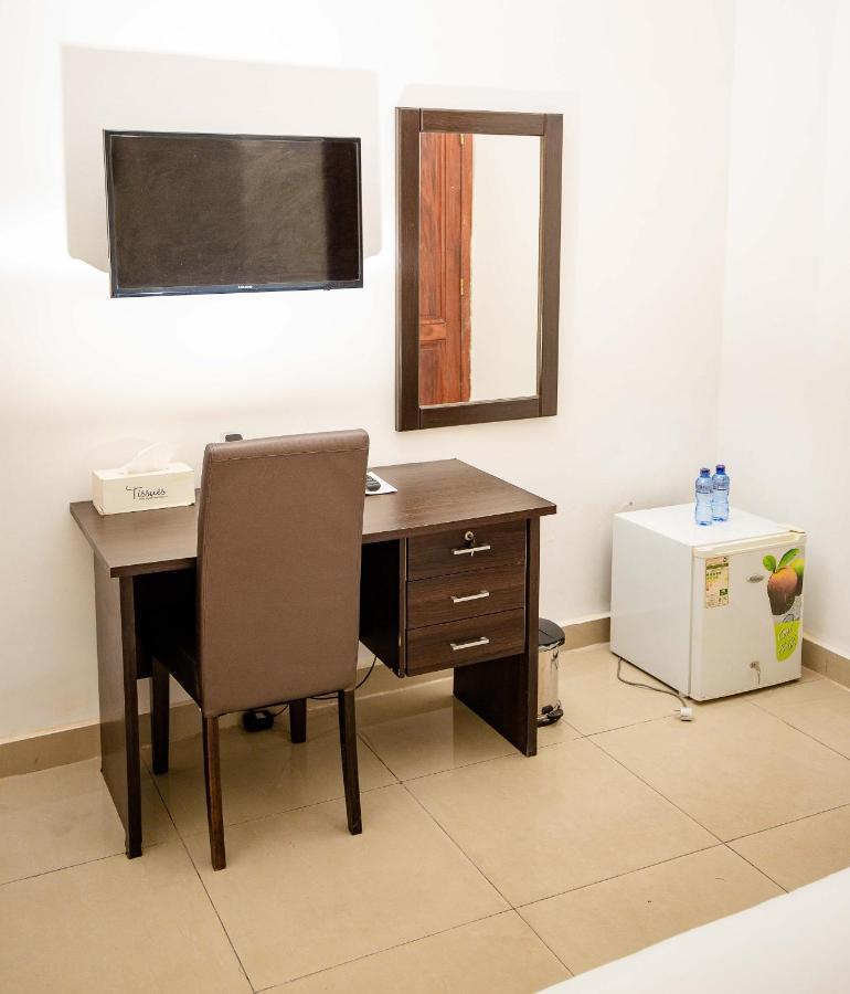 Hotel Everest Rd Congo Kinshasa Extérieur photo