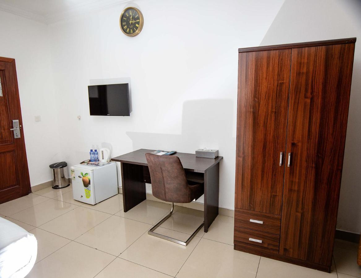Hotel Everest Rd Congo Kinshasa Extérieur photo