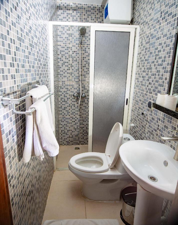 Hotel Everest Rd Congo Kinshasa Extérieur photo